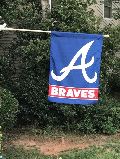 braves-flag-w-pole