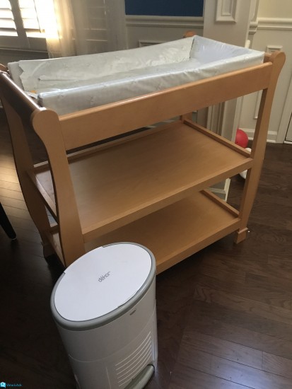 baby-changing-table-and-diaper-dekor-trash-bin